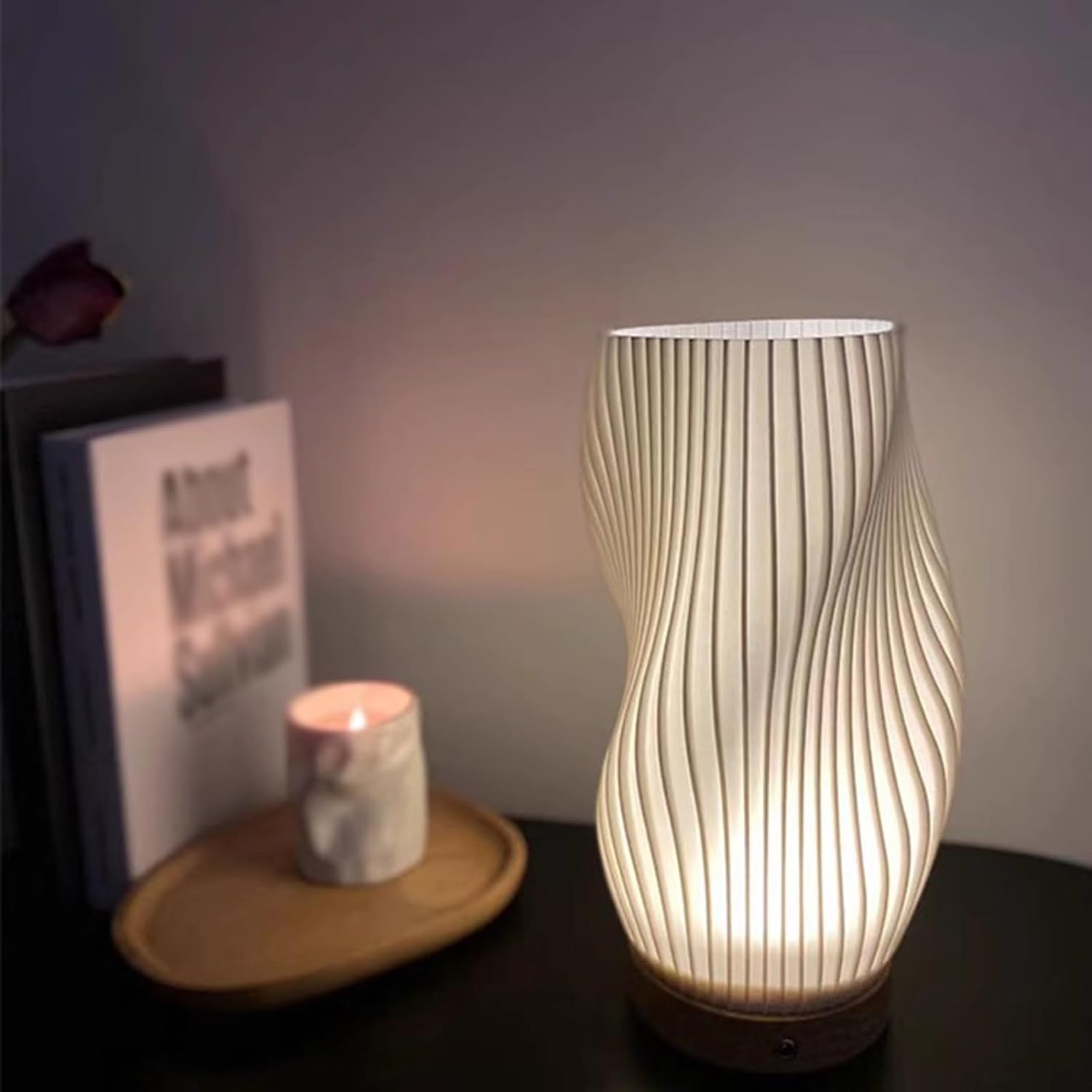 WaveLume | USB-Drevet & Elegant Bølge-Design Bordlampe