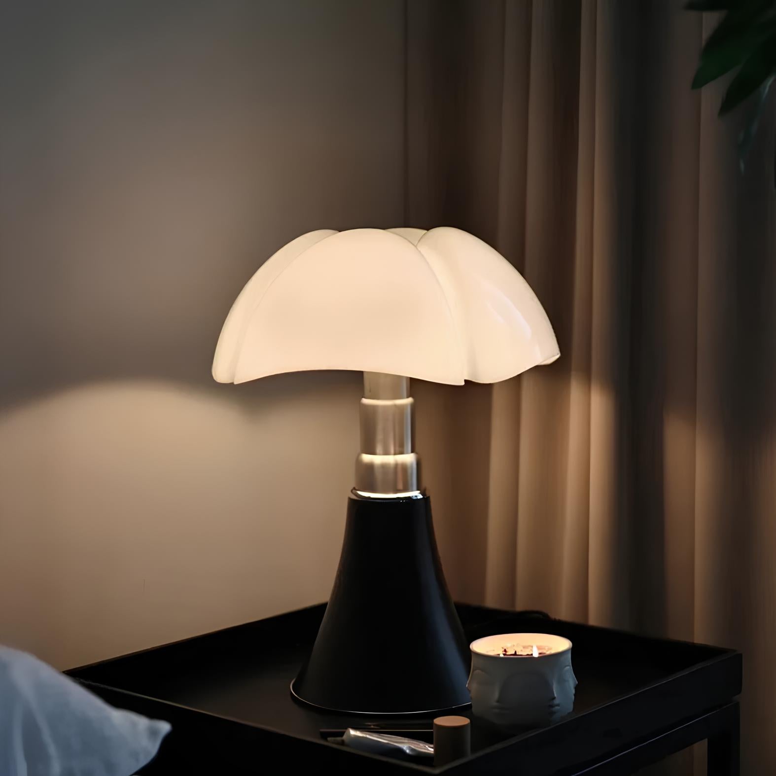 BlossomGlow Designer bordlampe - Elegance møder belysning